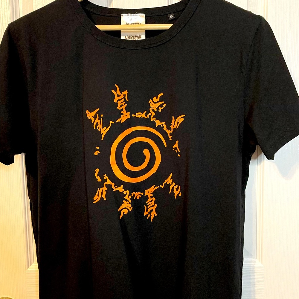 ABYStyle Naruto Shippuden orange symbol / seal graphic on black tee sz XL